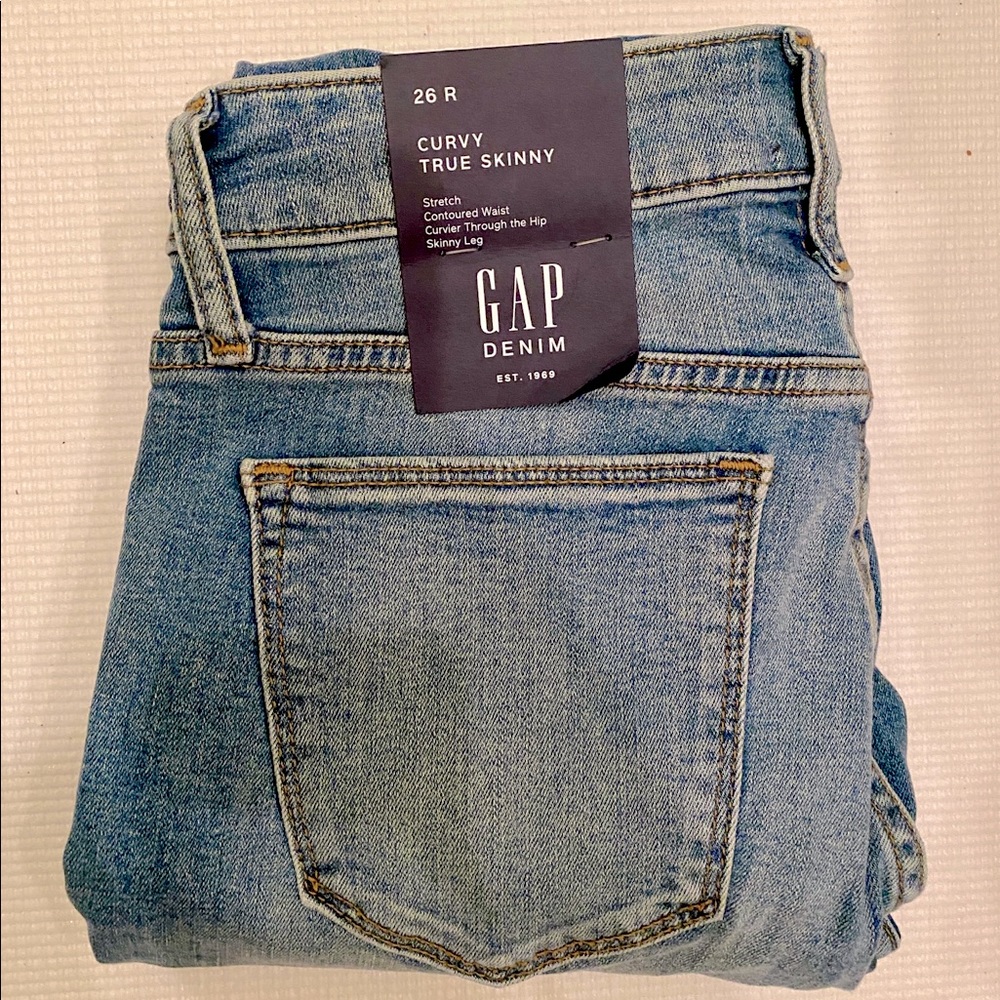 NWT GAP True Skinny Jeans - 26 R Curvy